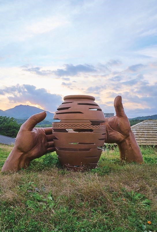 전통 옹기의 매력을 느낄 수 있는 외고산옹기마을