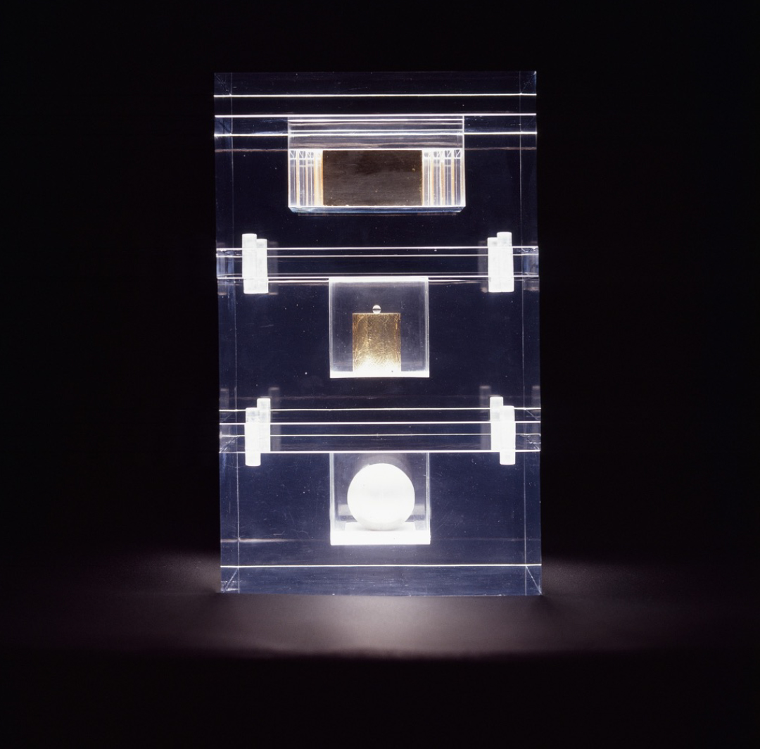 〈성철스님 사리기(유물함, 행장(行状), 사리기, 유골함)〉 모형, 1995-1998, 혼합재료, 55×55×57cm, Scale_ 1_5 ©무토 시게오